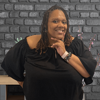 KG-Pic-Black Top - Gray Wall